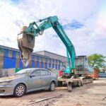 Multi-Dismantling Machine in salvaging operation