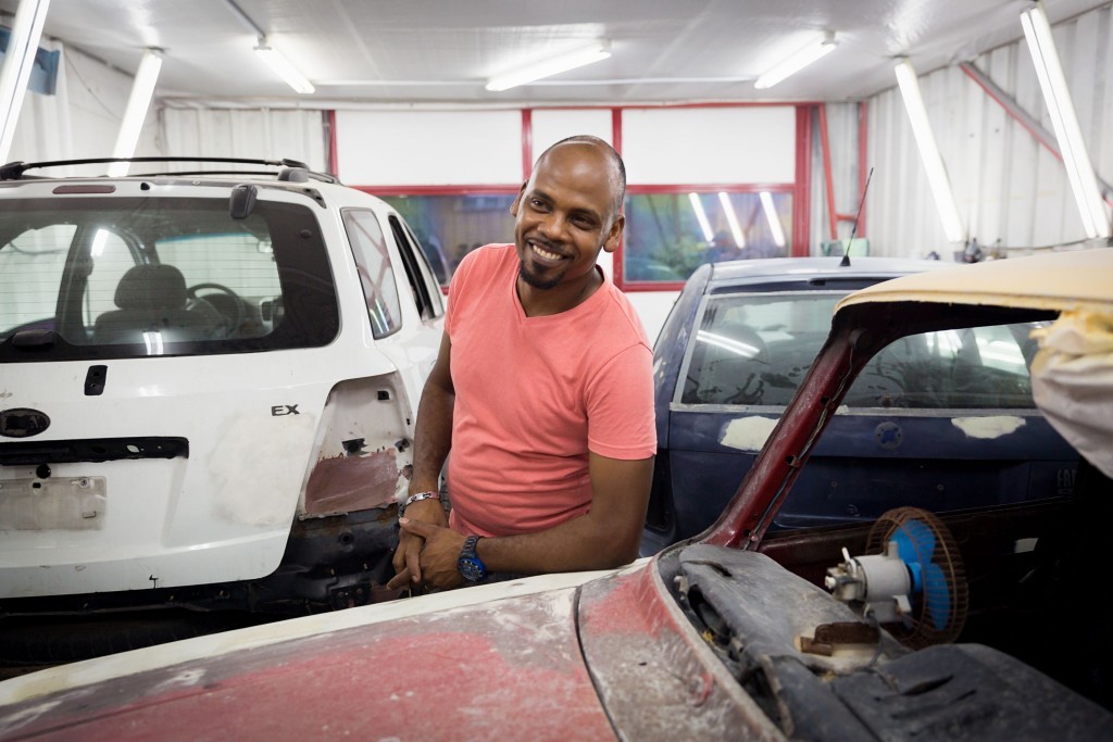 Alain Su‡rez runs an auto body shop in a western neighborhood of Havana. (David Albers/Staff)